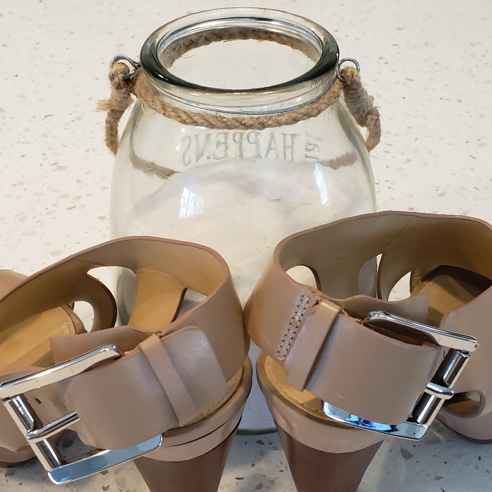 Sandals - Picture 3 of 4